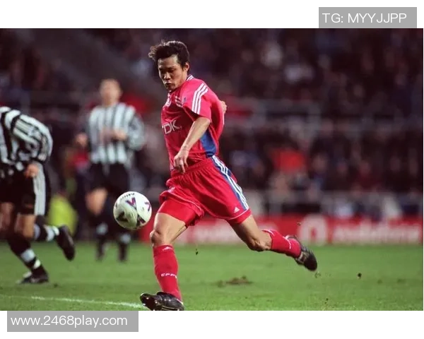 现役足球明星全景解析及其最新动态一览表